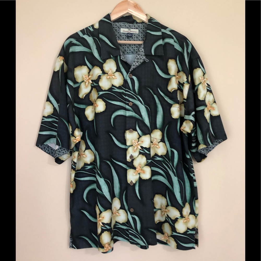 **SOLD** Tommy Bahama Floral Hawaiian Shirt Sz XL